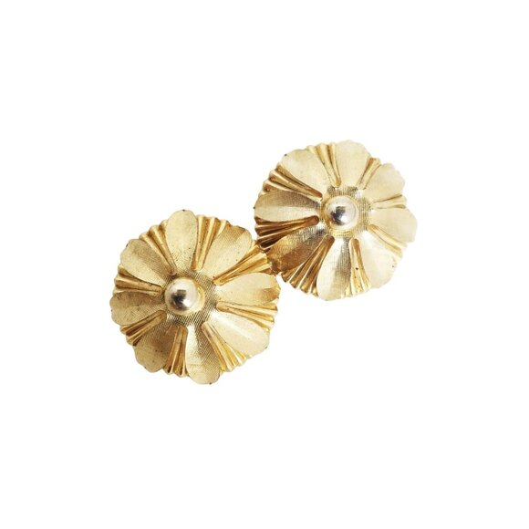 High Domed Flowers Earrings Clip On Gold Tone Floral Statement Vintage Earrings - Picture 1 of 6